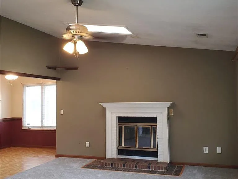 953 Dallas Ct — Photo 4