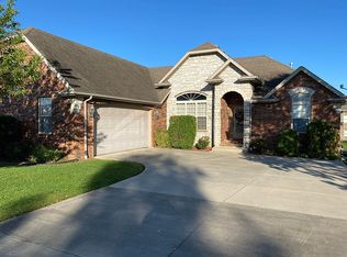 621 N Galileo Dr, Nixa, MO 65714