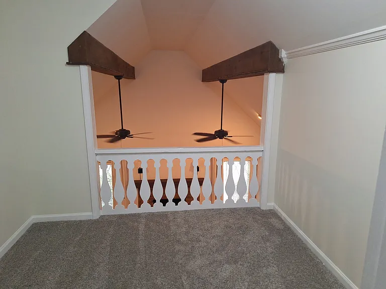 277 Amanda St — Photo 29