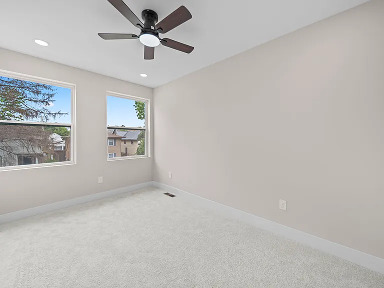 2589 Dayton Ave — Photo 43