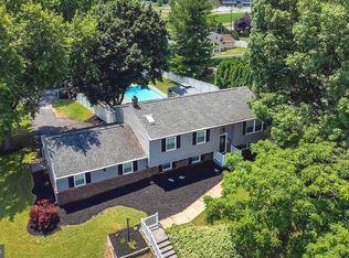 906 Briarcrest Dr, Hershey, PA 17033