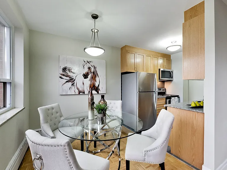 42 Glen Elm Ave #206 — Photo 31
