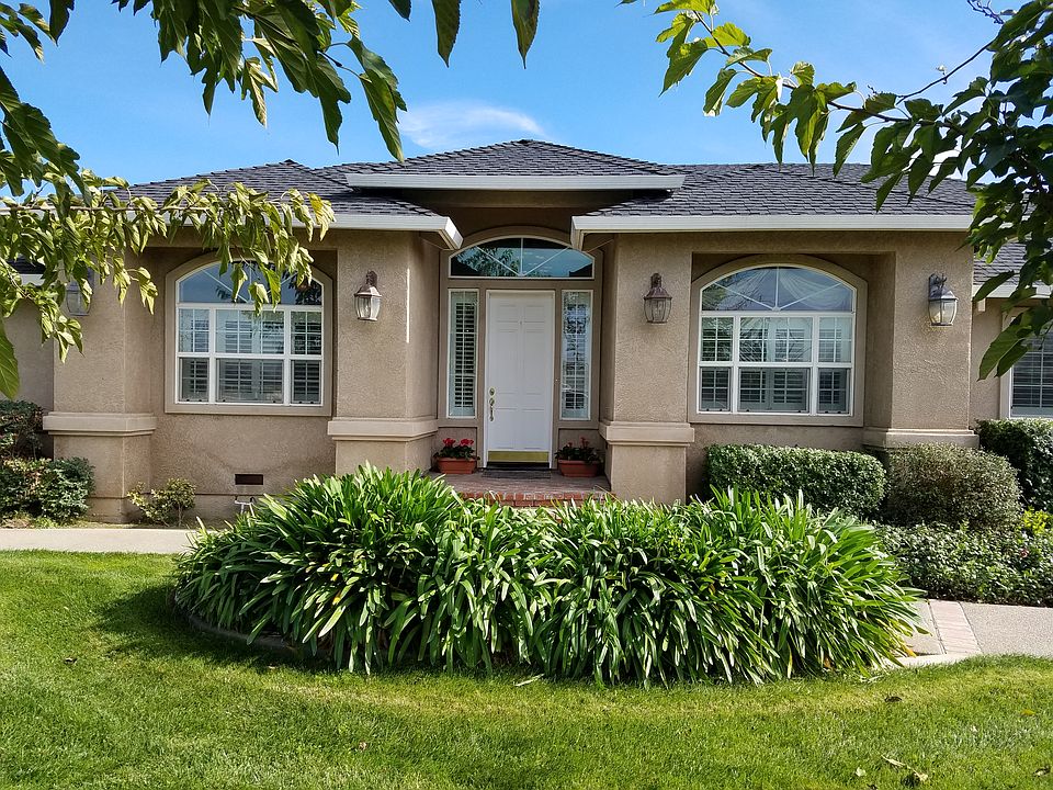 1st image of 2876 N Lee Dr