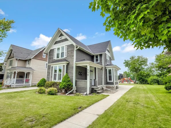 804 Lincoln AVENUE, Waukesha, WI 53186