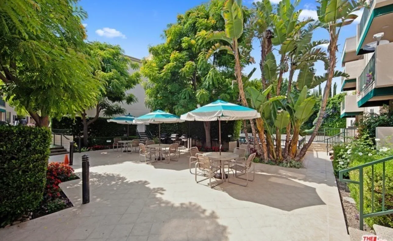 4501 Cedros Ave — Photo 4