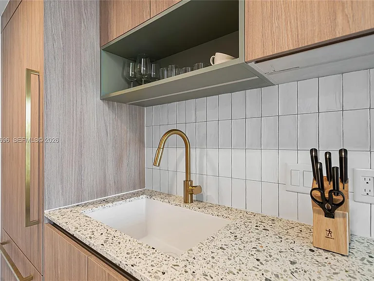 159 NE 6th St #2707 — Photo 6