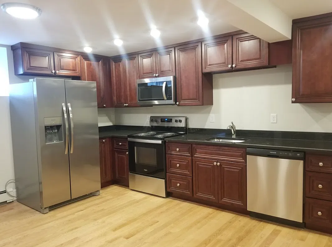 4 bed, $4,200 — Photo 4