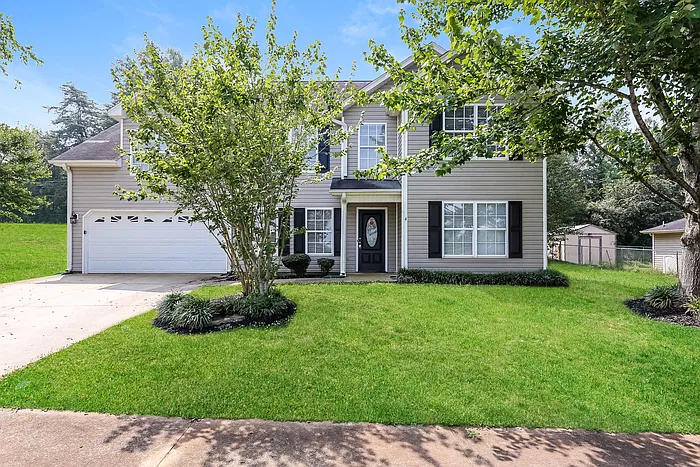 3 bed, 2.5 bath, 2172 sqft, $2,105 — Photo 1