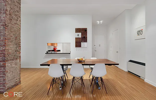 Rented by CORE | media 8
