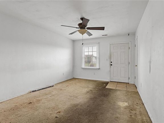 5th image of 1012 Sir Gawaine Dr