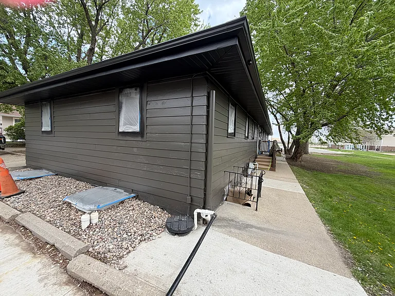 645 Faculty Dr — Photo 2