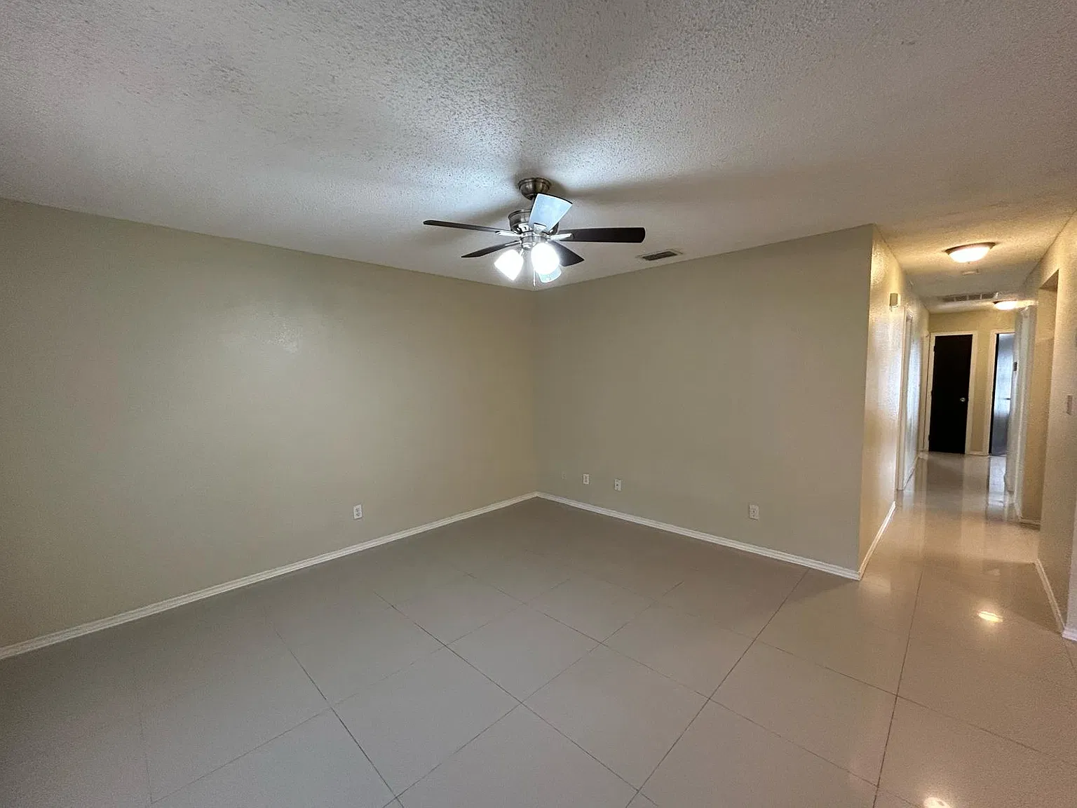 3921 Zinnia - 1 — Photo 3
