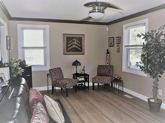 Hardwoods/ceramics throughou