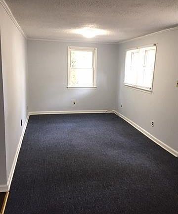 4th image of 1005 S Church St