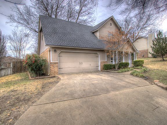 4th image of 514 Stonehaven Dr