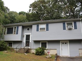 21 Ironworks Rd, Clinton, CT 06413
