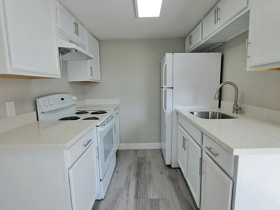 2556 S Van Patten St