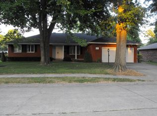 623 Oakdale Dr, Centralia, IL 62801