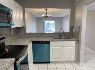 910 SW 105th Ave APT 100, Miami, FL 33174