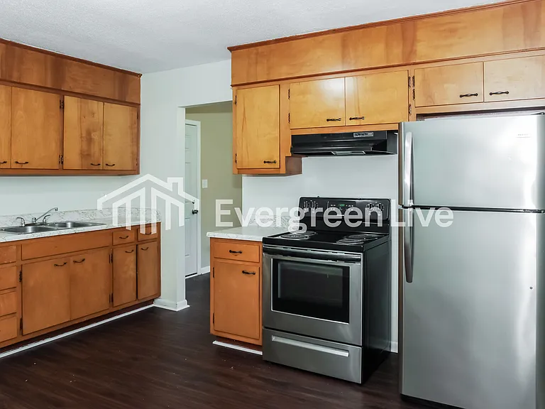 121 Edinburgh Dr — Photo 7