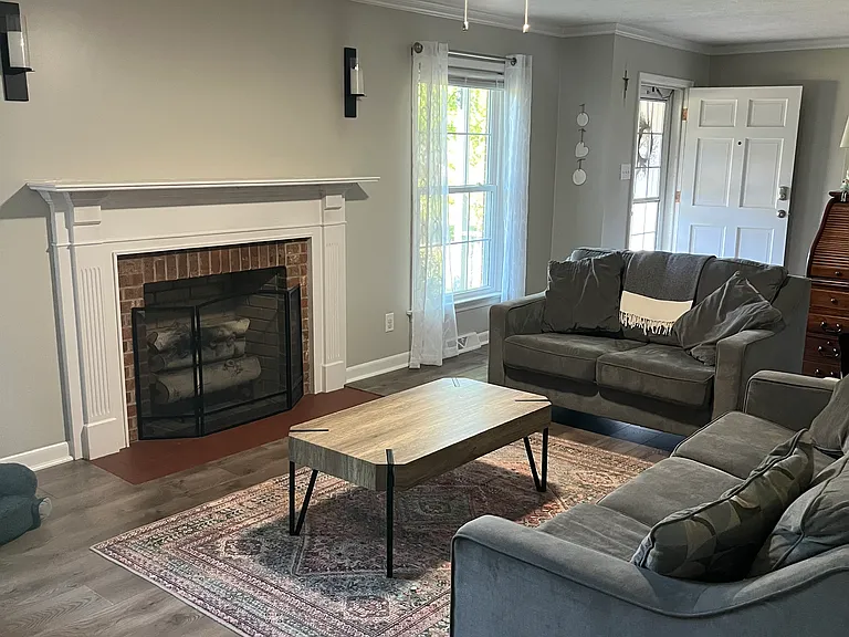 209 Country Club Dr — Photo 7