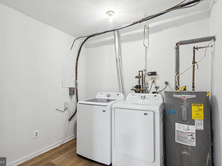 9490 Mooregate Ct — Photo 31