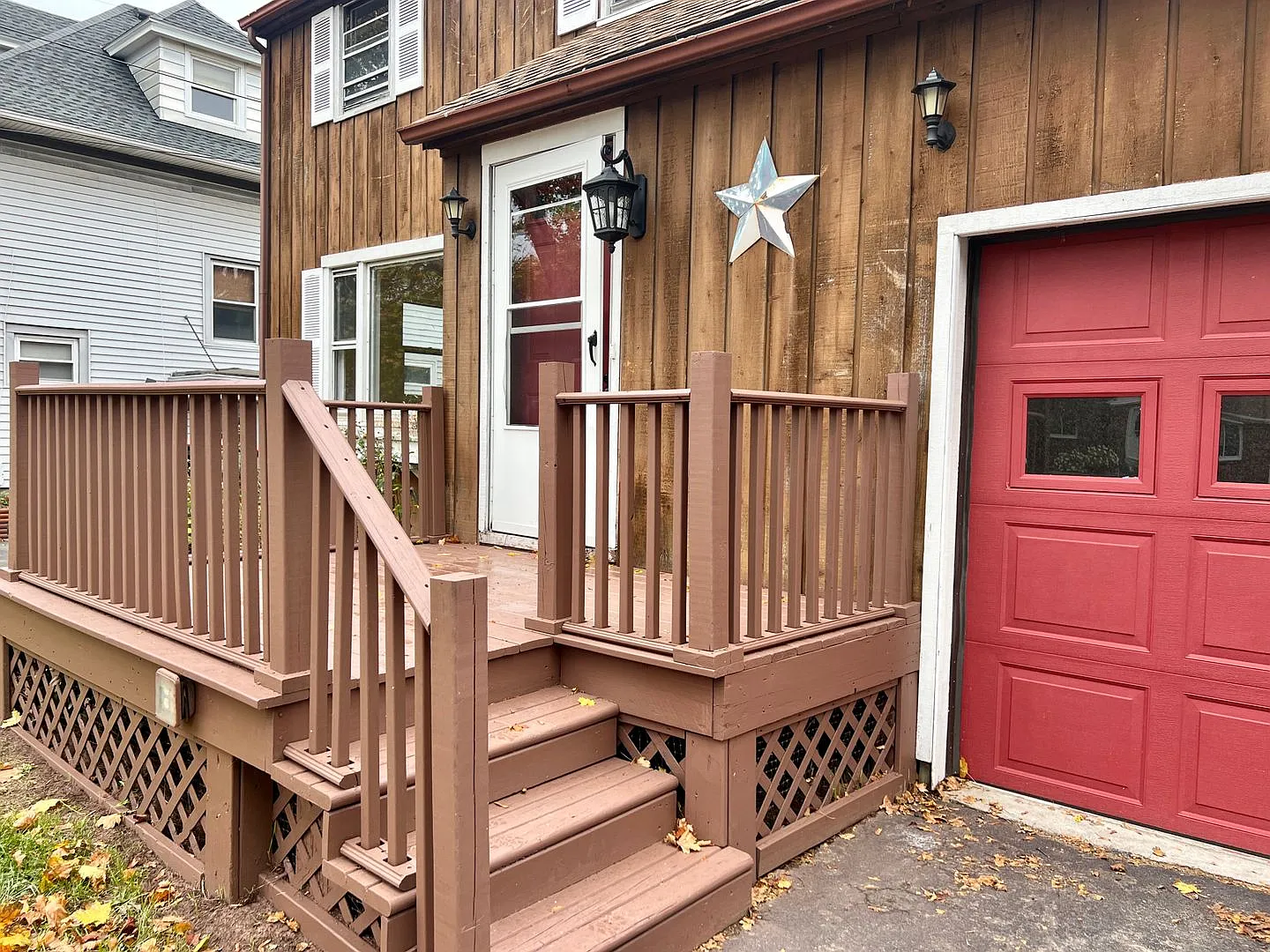 Spacious 3-bedroom, 1.5-bath Colonial in East Irondequoit! — Photo 2