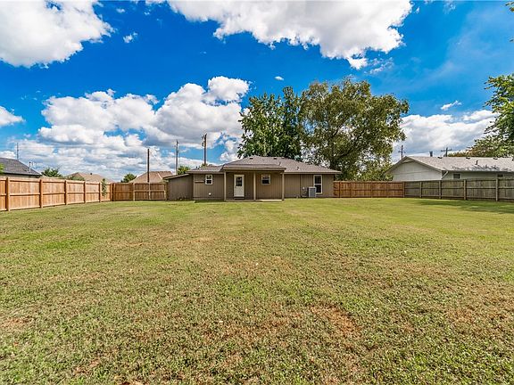 2nd image of 910 SW Tater Black Rd