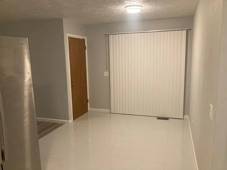 534 E Bridgeport Ave — Photo 5