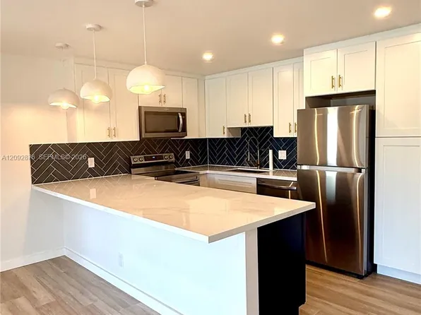 1116 Green Pine Blvd APT D1, West Palm Beach, FL 33409