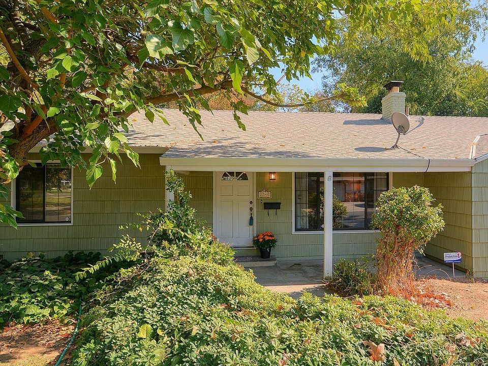 1st image of 2740 La Fayette Dr
