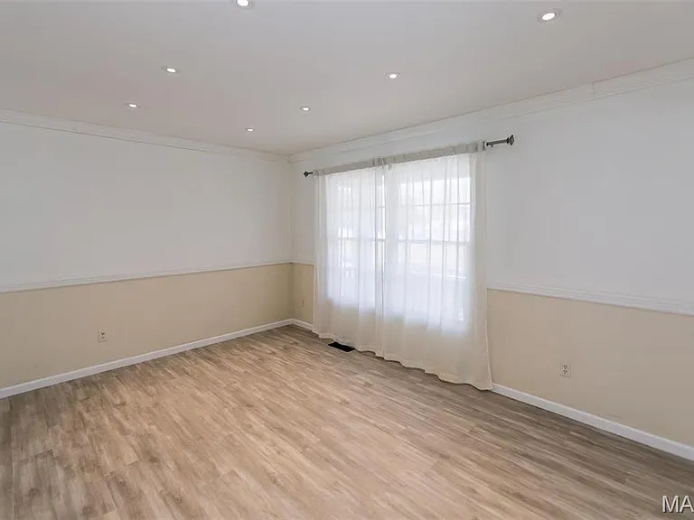 822 Emerald Place Dr — Photo 8