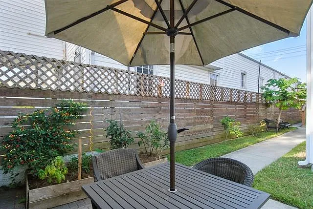 2327 Soniat St #B — Photo 12