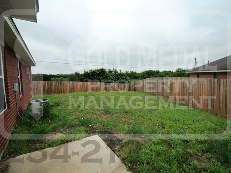 217 Janelle Dr — Photo 9