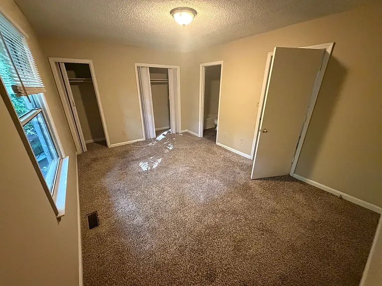 1215 Oakplace Dr — Photo 15