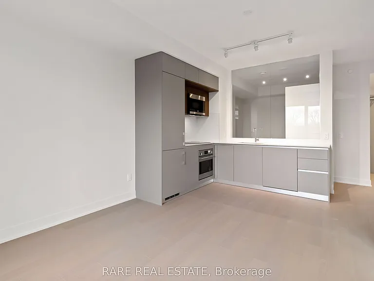 322 Dupont St #305 — Photo 4