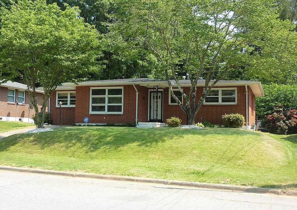 1st image of 213 Brentwood Dr