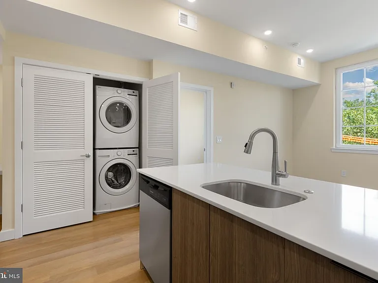 1701 S 4th St #203 — Photo 6