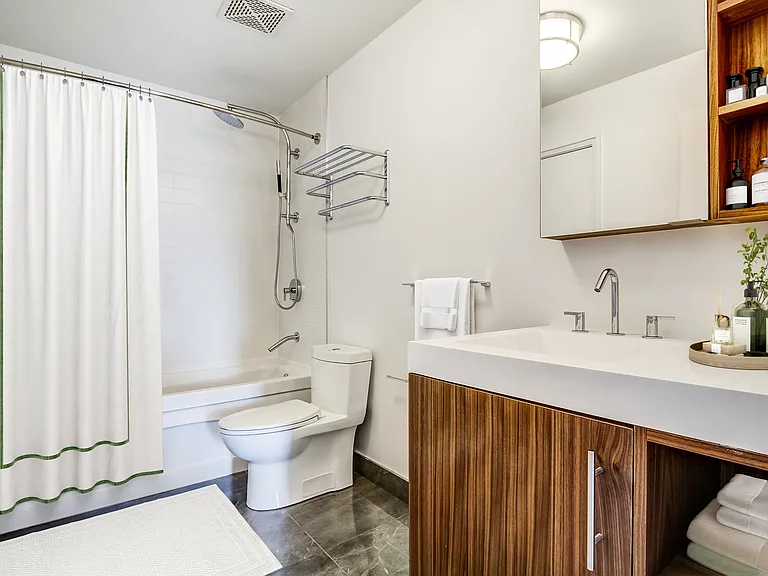 61 Yorkville Ave — Photo 7
