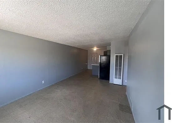 2 bed, 725 sqft, $999 — Photo 2