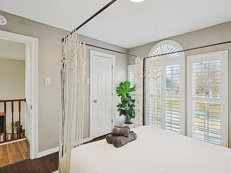 708 Azalea Dr — Photo 27