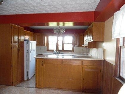 4th image of 150 Highland Ave