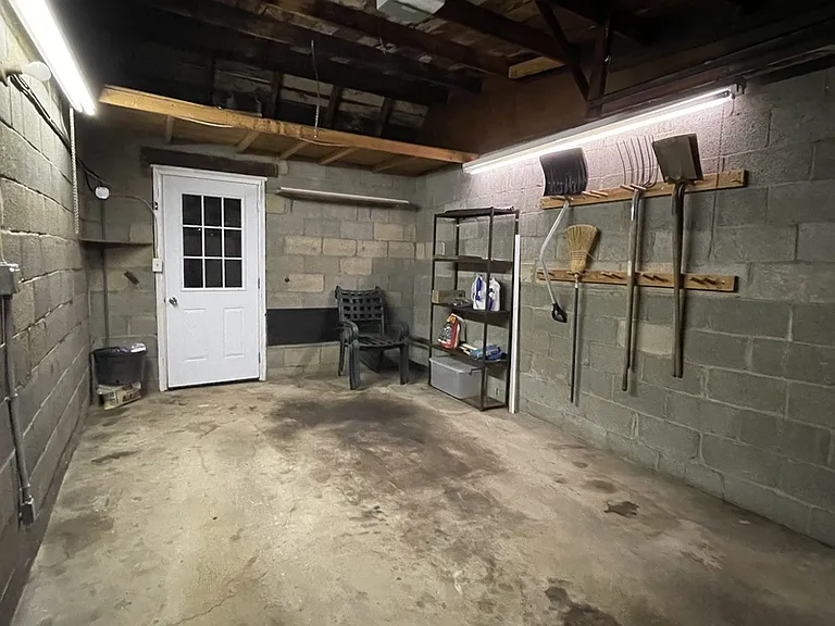 405 Washington Ave — Photo 13