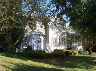 637 Stanhope Ln, Matthews, NC 28105