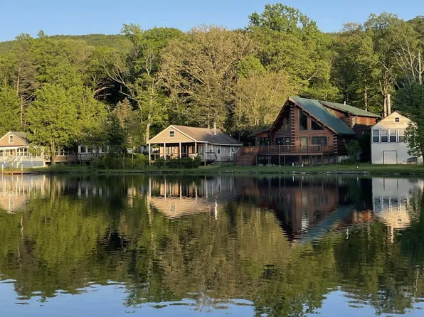 15 King Fisher Dr, Ashland, PA 17921