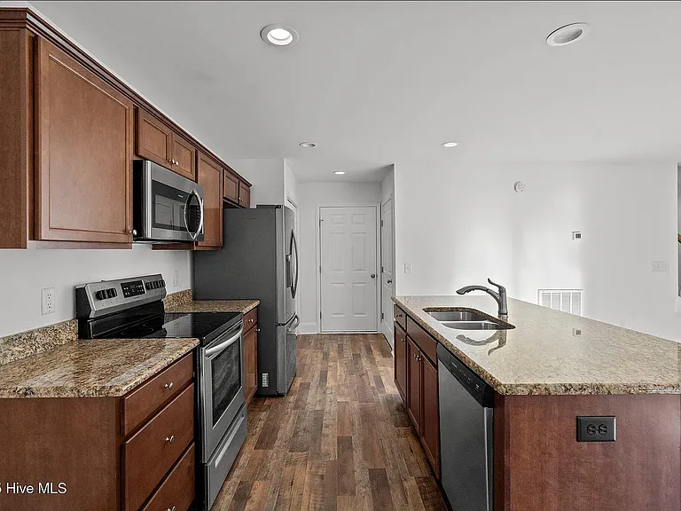 426 W Illinois Ave — Photo 11