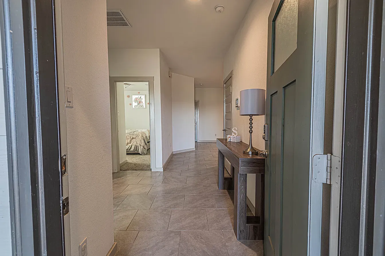 4 bed, 1837 sqft, $2,600 — Photo 4
