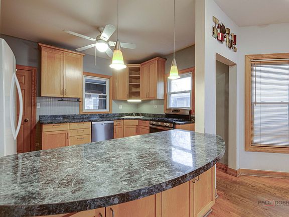 3rd image of 6336 W Addison St