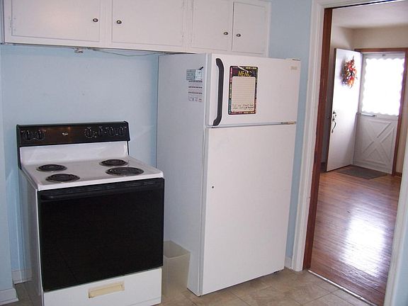 5th image of 2125 S Glen St