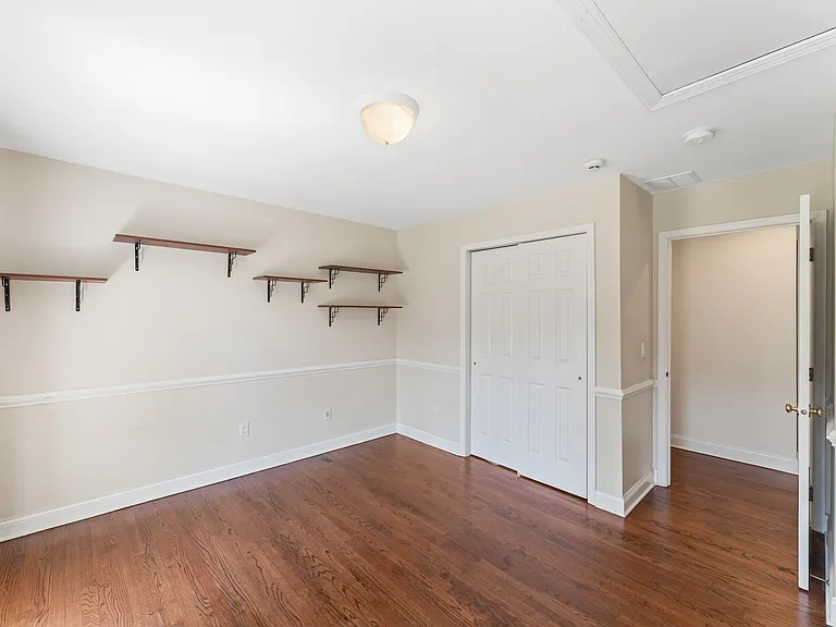 368 Hoyt St — Photo 42